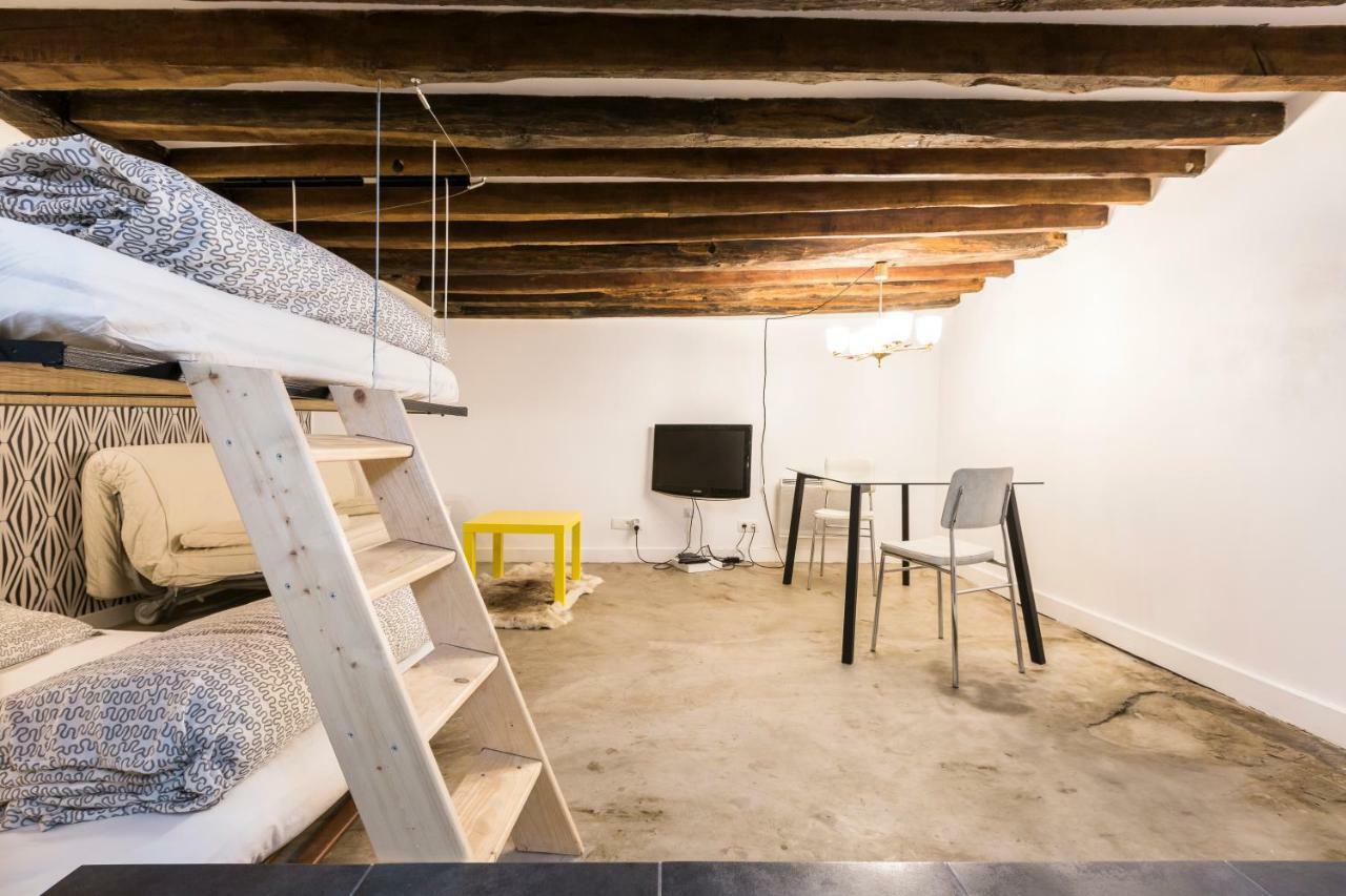 Charming 20M² Near Le Marais Apartment Париж Екстериор снимка