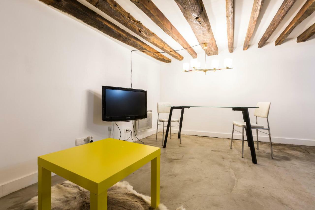 Charming 20M² Near Le Marais Apartment Париж Екстериор снимка